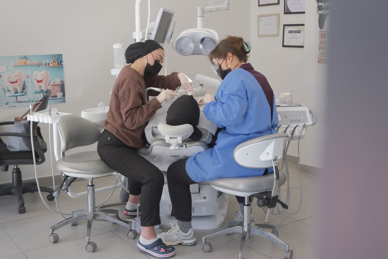 Diş kliniğinde çekilmiş fotoğraf